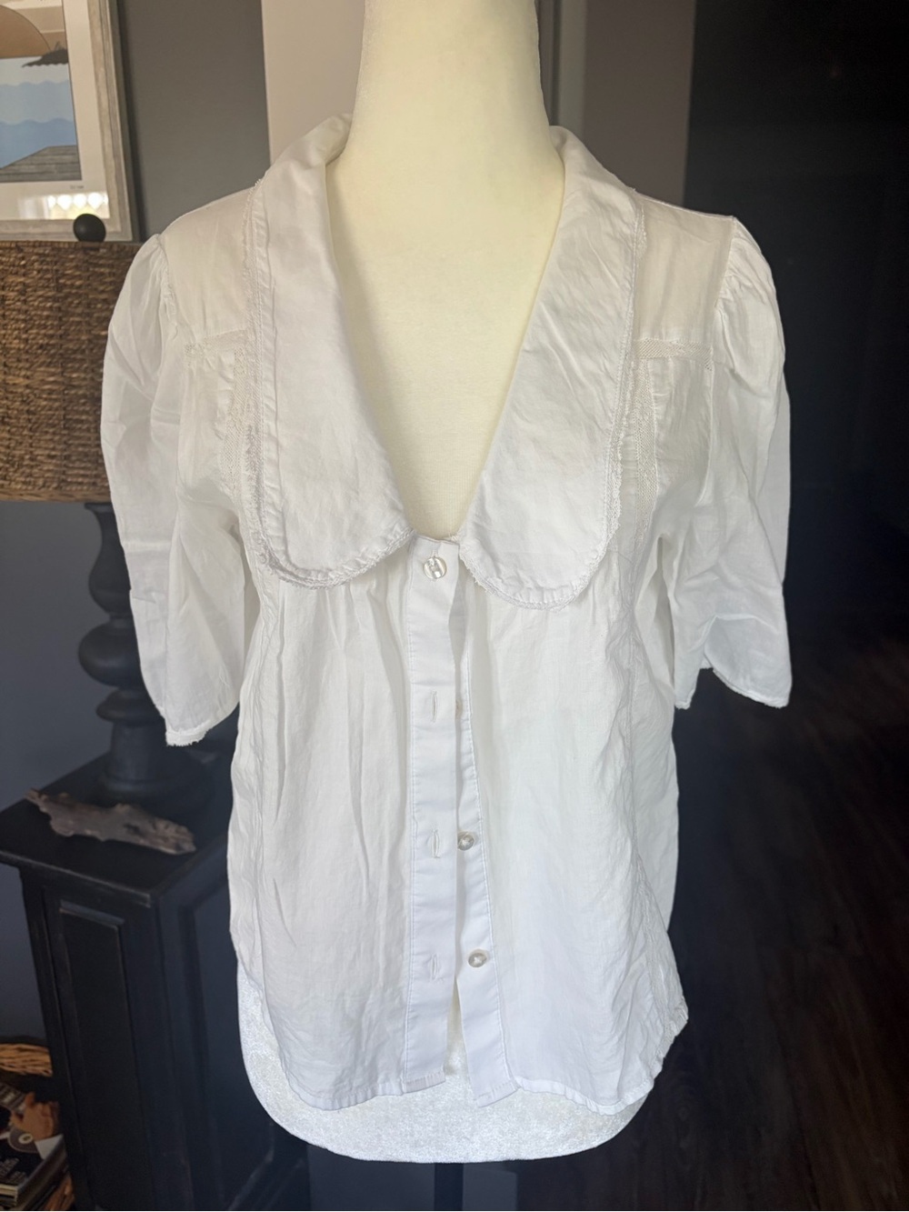 GAP White Button-Down Blouse with Scalloped Collar